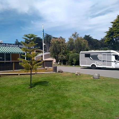 South Brighton Holiday Park Крайстчерч Екстер'єр фото
